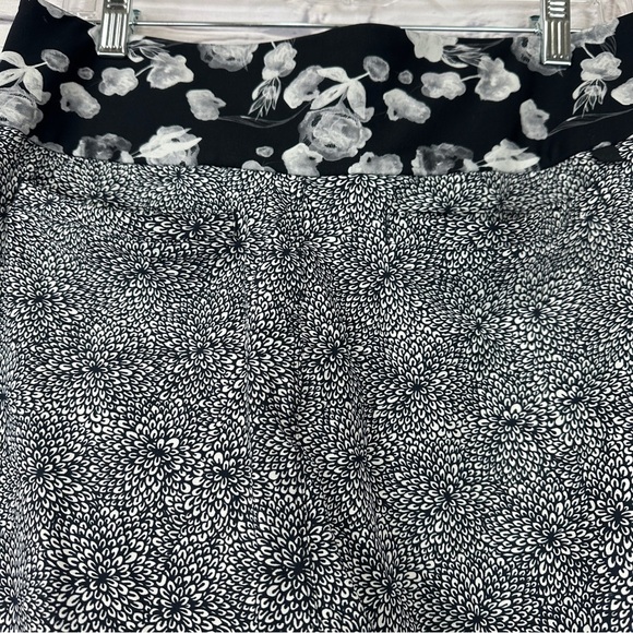 Lululemon Departure Joggers Trousers Pants Size 6 Black Floral Athletic Office - Picture 6 of 12